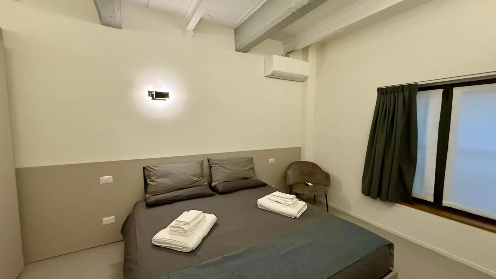 Luxury House In Milano Pietrasanta 130 Mq Apartment 0*, Milan